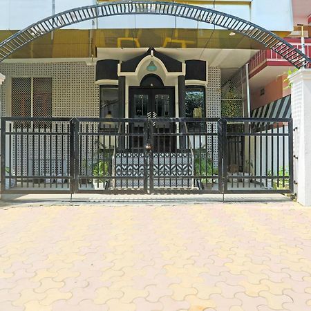 Super Townhouse Cantonment Varanasi Formerly Sarin Inn Buitenkant foto