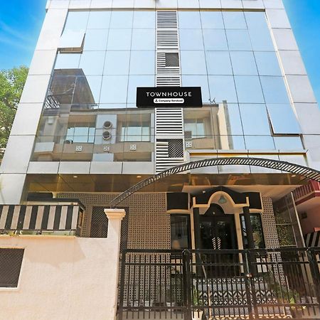 Super Townhouse Cantonment Varanasi Formerly Sarin Inn Buitenkant foto