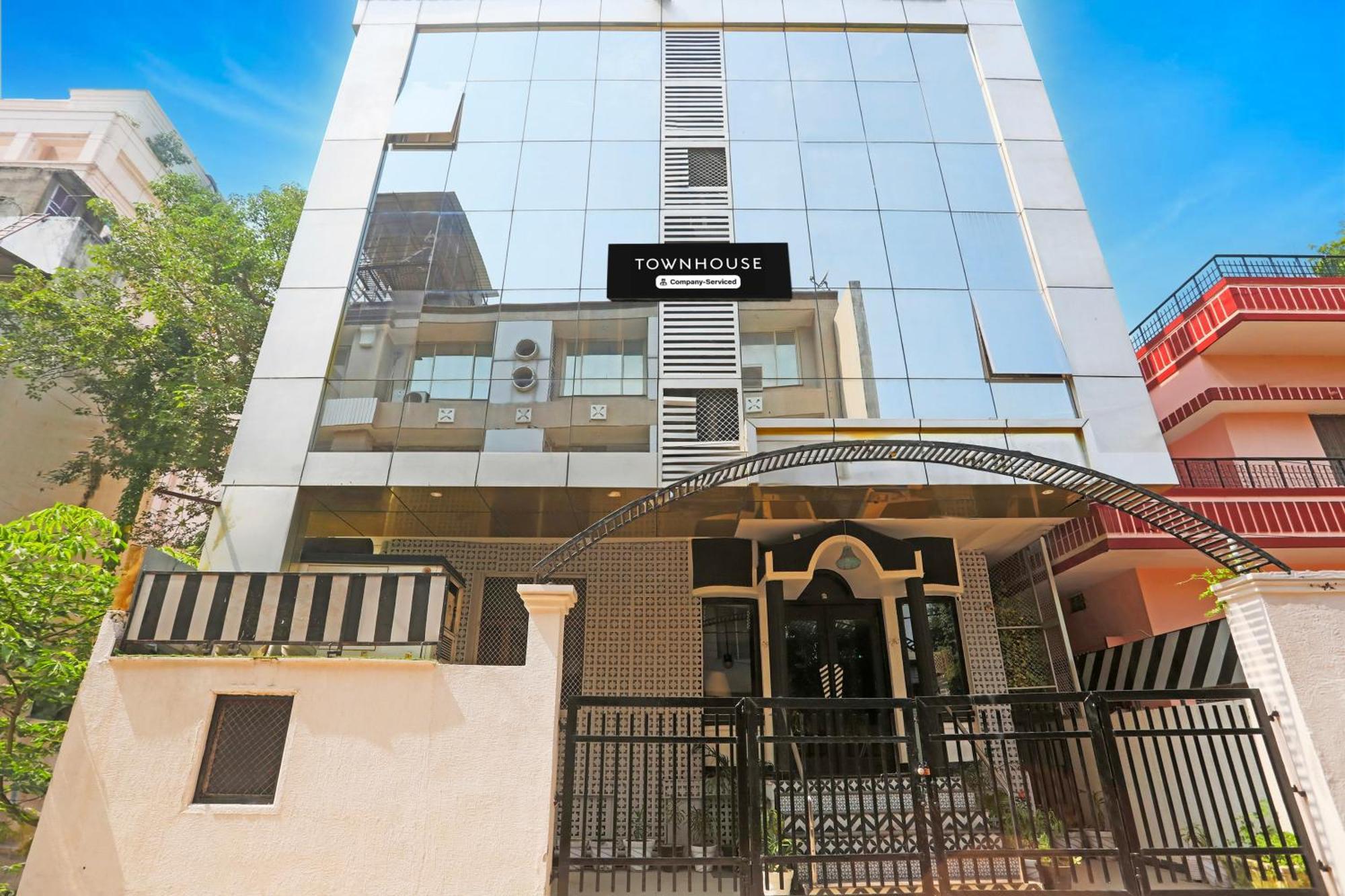 Super Townhouse Cantonment Varanasi Formerly Sarin Inn Buitenkant foto