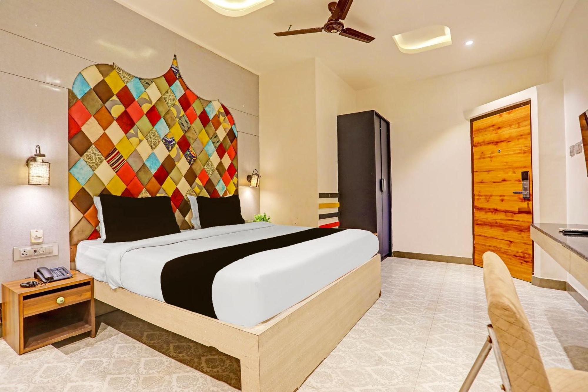 Super Townhouse Cantonment Varanasi Formerly Sarin Inn Buitenkant foto